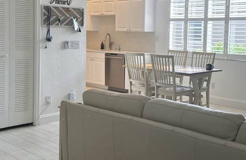 North Naples Condo | Seasonal Naples Retreat – Fully Furnished Turn-Key 3BR/2BA Condo