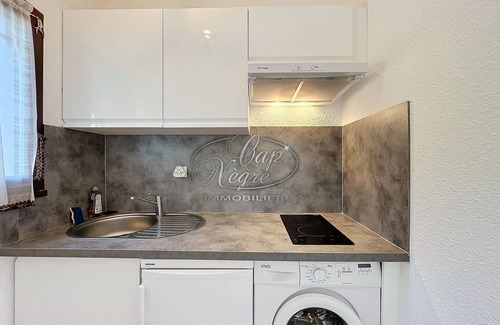 Rayol-Canadel-sur-Mer Apartment | Seasonal rental sea view 4 people residence with swimming pool in Pramousquier