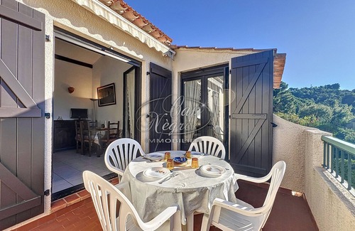 Rayol-Canadel-sur-Mer Apartment | Seasonal rental sea view 4 people residence with swimming pool in Pramousquier