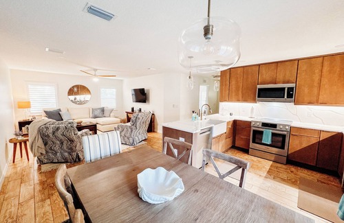 Vero Beach House | Seasonal Vero Beach Stay – Perfect for Snowbirds in Sunny Vero Beach!