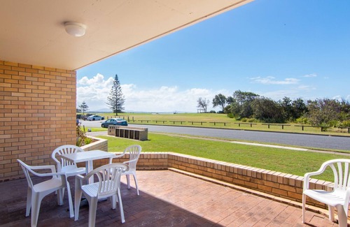 Forster Apartment | Seaspray 2 - Pebbly Beach