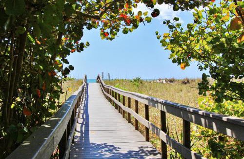 Treasure Island Apartment | SeaSpray Beach Cottage B