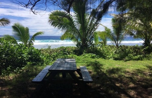 Rarotonga Villa | Seaspray Beach Villa - beachfront holiday home