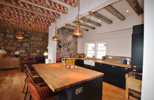 Pittenweem Apartment | Seaspray- harbourfront home in idyllic location