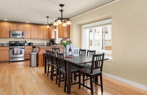 Stevens House | Seattle Vacation Home: Life's A Game - 3 bedrooms each w/dedicated bath