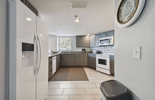 Madeira Beach Condo | Seaview 305 is Open for Guest Rental "Beautiful Oceanfront Condo"