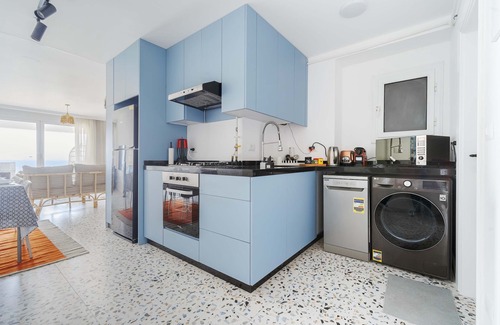 Ar-Raml 1 Apartment | Seaview Condo in Gleem - 205