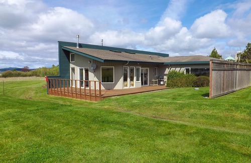 Lopez Island Condo | Seaview condo with deck & grassy lawn - walk to trails, restaurants & more