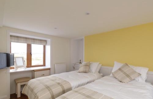 Easington House | Seaview Cottage