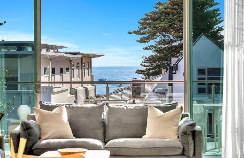 Henley Beach House | Seaview Horizon - Coastal Elegance by Henley Beach