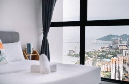 George Town Apartment | Seaview Infinity Pool 3BR 2Carparks 8Pax