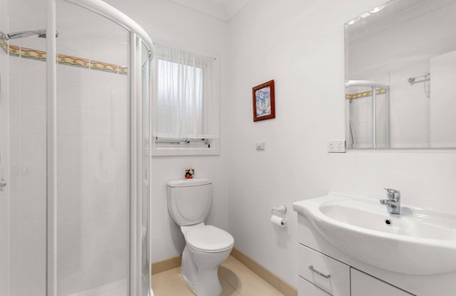 Dromana House | Seaview Jade - Stunning water views, close to nature reserve and enchanted maze