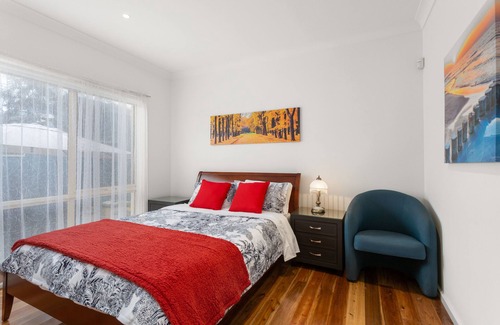 Dromana House | Seaview Jade - Stunning water views, close to nature reserve and enchanted maze