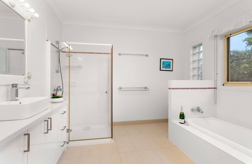 Dromana House | Seaview Jade - Stunning water views, close to nature reserve and enchanted maze