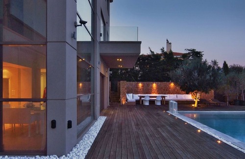 Marathon Villa | Seaview Peninsula is a brand new,luxury, elegant and spacious villa!
