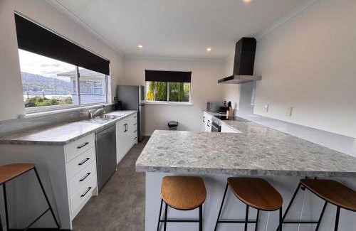 Picton Apartment | Seaview Retreat