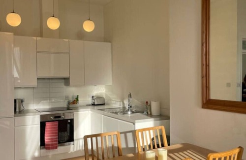 Southsea Apartment | Seaview Retreat & Private Parking