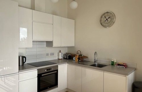 Southsea Apartment | Seaview Retreat & Private Parking