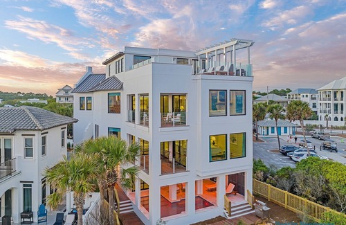 Seawalk Circle House | 🐚🐬 Seawalk Sanctuary | Private Beach Access | Rooftop Pool | 30A Views | Free Chair Service