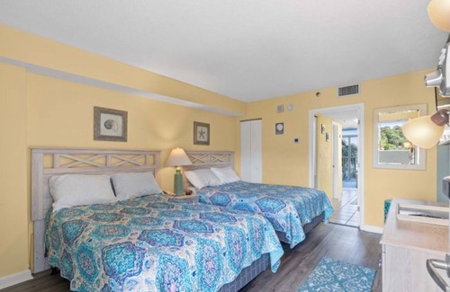 The Dunes Condo | Seawatch Resort South Tower 211 - Ocean Front 1 Bedroom Condo - Pools, Hot Tubs, Lazy River, Fire Pit, Game Room, Restaurant, & Tiki Bar
