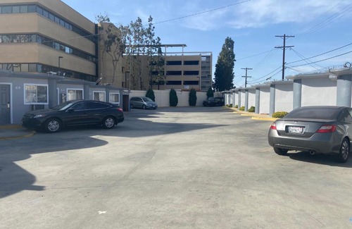 Mid City Hotel | Seaway Motel
