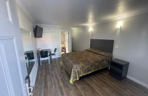 Mid City Hotel | Seaway Motel