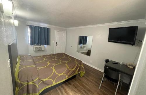 Mid City Hotel | Seaway Motel