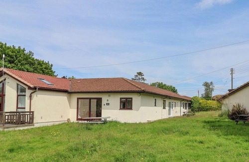 Sidmouth Cottage | SEAWEED, pet friendly, with a garden in Sidmouth