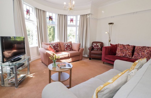 Rhos on Sea Cottage | SEAWINDS, pet friendly, character holiday cottage in Rhos-On-Sea