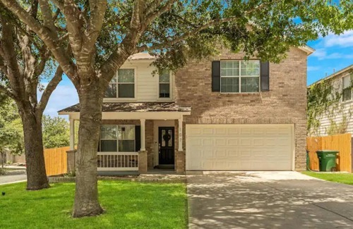 Heritage House | SeaWorld/Lackland/BMT/with game room-Sleeps 11