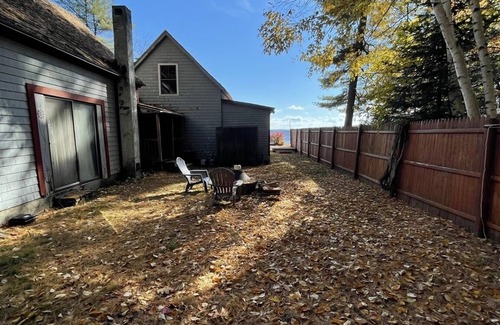 North Sebago Cottage | SEBAGO LAKE BEACHFRONT - FRIDAY-FRIDAY RENTAL