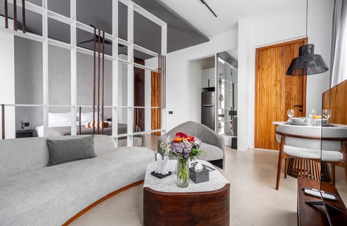 Ubud City-Centre Apartment | Sebelas Apartments by EVDEkimi – The Residence with Authentic Café in Ubud Center
