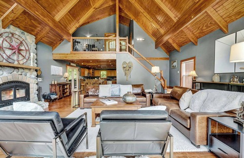 Salamanca Cabin | Secluded 3BR Cabin | Deck, Fire Pit, Fireplace