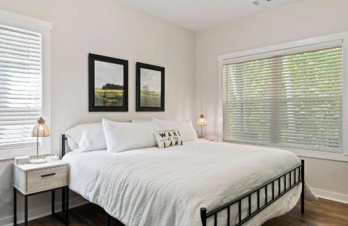 Westminster House | Secluded 3BR Cabin Lake Access & Resort Perks
