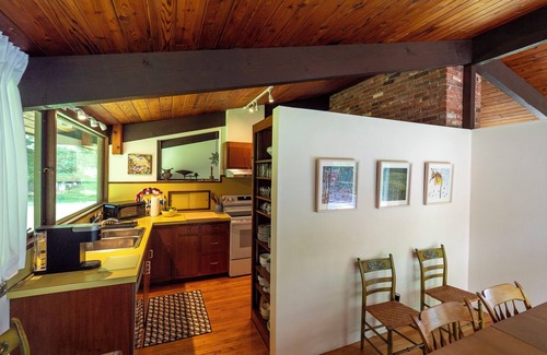 Williamstown House | Secluded 4 bedroom home with sweeping mountain views in Williamstown