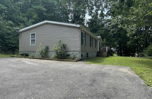 Cherokee House | Secluded 4BR House Near Cherokee Casino & Smoky Mountains 2000sf