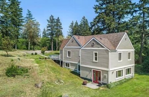 Friday Harbor House | Secluded 4BR Retreat | Wellness, Hot Tub & Pet Friendly