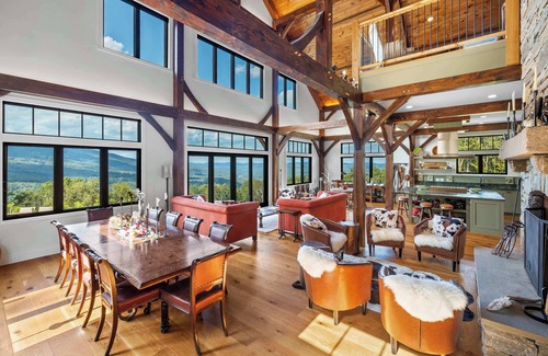 Ludlow House | Secluded 5-BR Estate 10-Min to Okemo