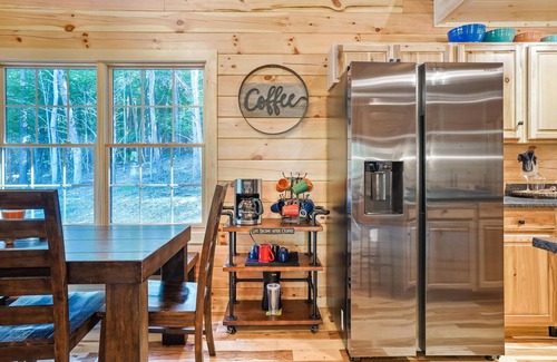 Logan Cabin | Secluded 6-bedroom Log Cabin Nestled in the Pines