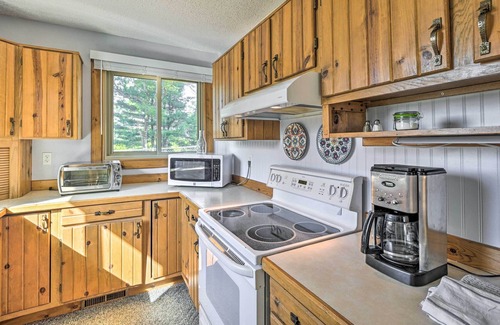 Friendship House | Secluded Arkdale Retreat: 10 Acres w/ Deck!