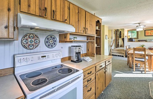 Friendship House | Secluded Arkdale Retreat: 10 Acres w/ Deck!