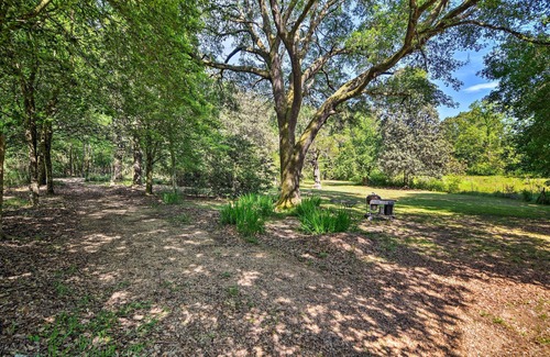 Clinton House | Secluded Baton Rouge Area Hideaway w/Lawn!