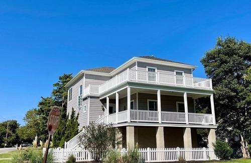 Villas House | SECLUDED BEACH ACCESS & NJ TAX FREE! Sunsets and bay views are just the start!