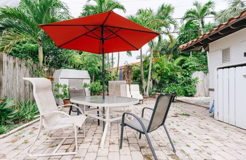 Pompano Beach House | Secluded Beach Adventure Cabana - Newly Renovated!