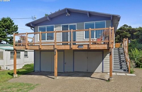 Cape Meares House | Secluded Beach Getaway at Heron's Hearth Beach Bungalow. Pet Friendly!