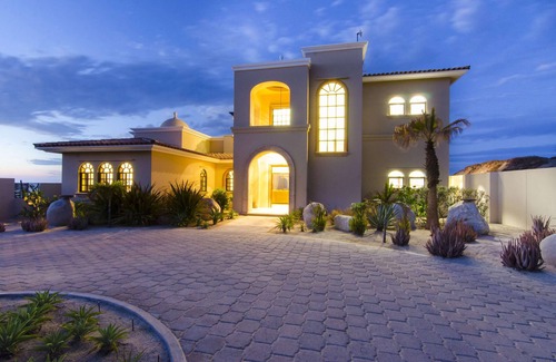 La Fortuna Villa | SECLUDED BEACHFRONT HOME - Close to Shipwreck's Surf Beach!