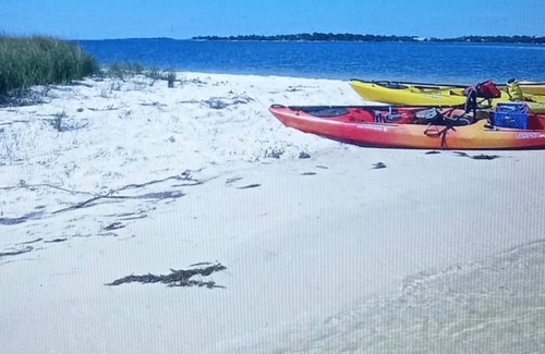 Cedar Key Other | Secluded&beautiful Updated Farmhouse 2Ponds 10Acres BEACH, FISH, KAYAK, MANATEE