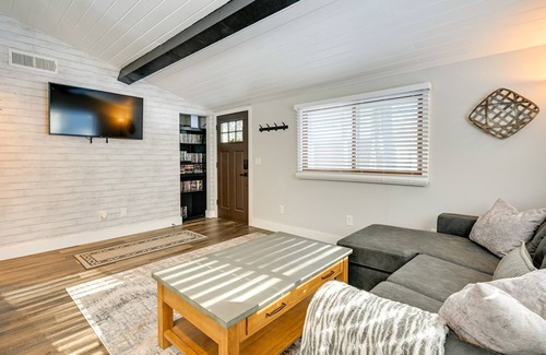 Friendship Cabin | Secluded Cabin ~ 15 Mi to Castle Rock Lake!