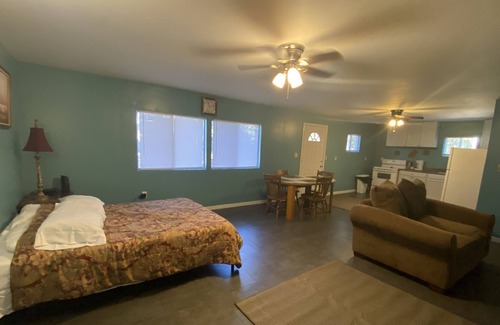 Ocklawaha Cabin | Secluded Cabin #2 in the Woods Close to Everything