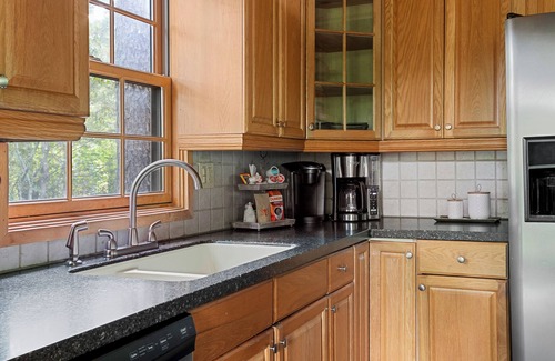 Bryson City Cabin | Secluded Cabin Getaway – Views, Hot Tub, Pets